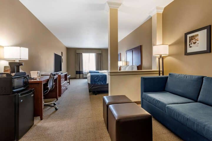 Room 11 of 36