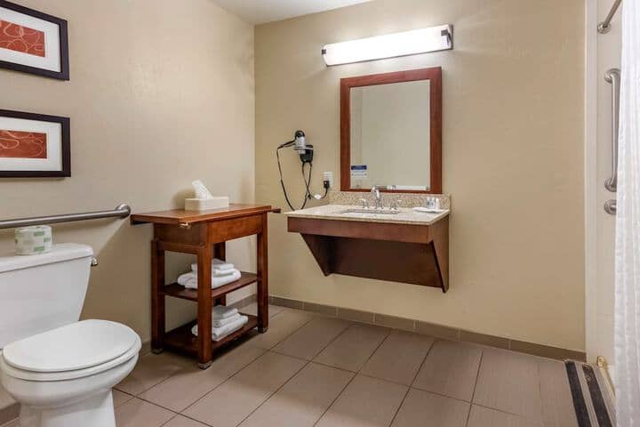 Room 25 of 36